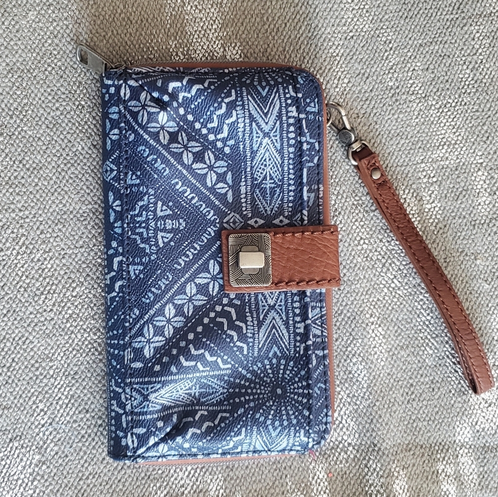 The Sak, Pacifica Smartphone Wallet/Wrislet, Navy and Brown 8" x 5"